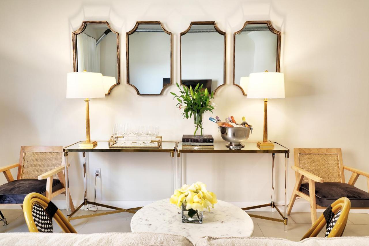 Classic Angeles Elegance In Downtown, Sleeps 4, Free Parking And 360 Degree View Roof Pool! Appartamento