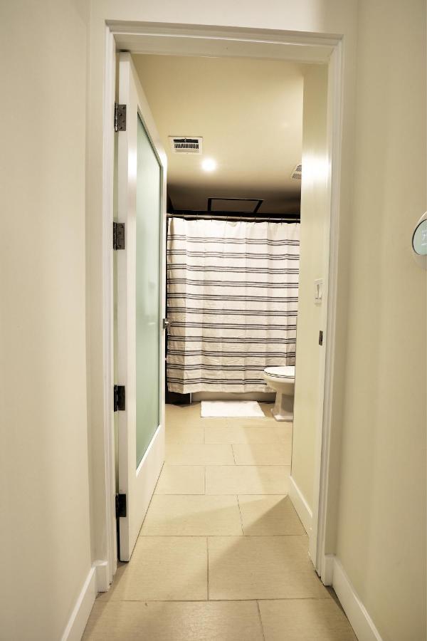 Appartamento Classic Angeles Elegance In Downtown, Sleeps 4, Free Parking And 360 Degree View Roof Pool! Los Angeles