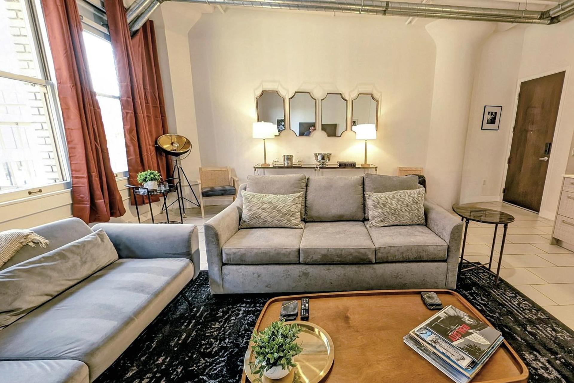 Appartamento Classic Angeles Elegance In Downtown, Sleeps 4, Free Parking And 360 Degree View Roof Pool! Los Angeles