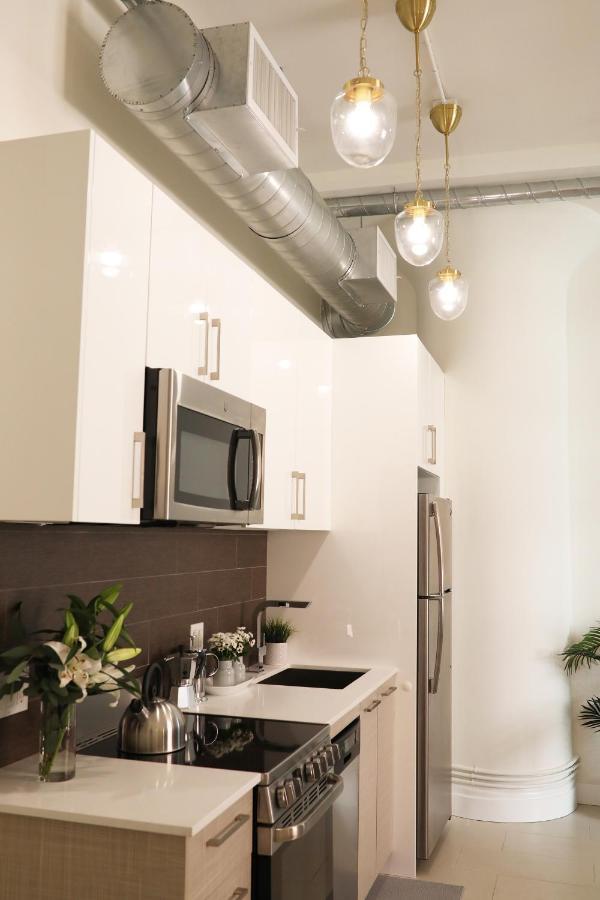 Classic Angeles Elegance In Downtown, Sleeps 4, Free Parking And 360 Degree View Roof Pool! *